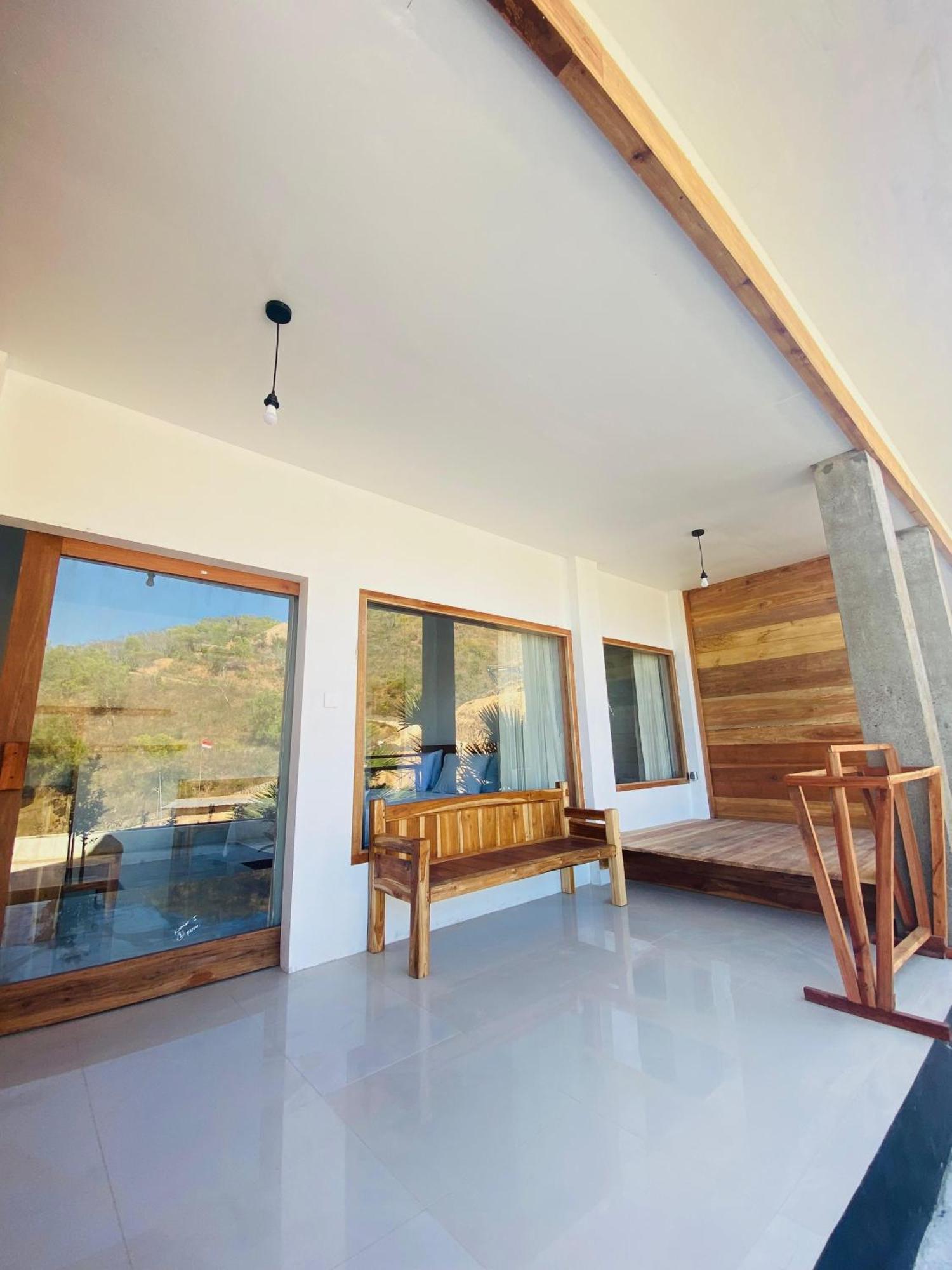 Sky Mountain Views Hotel Kuta  Bagian luar foto