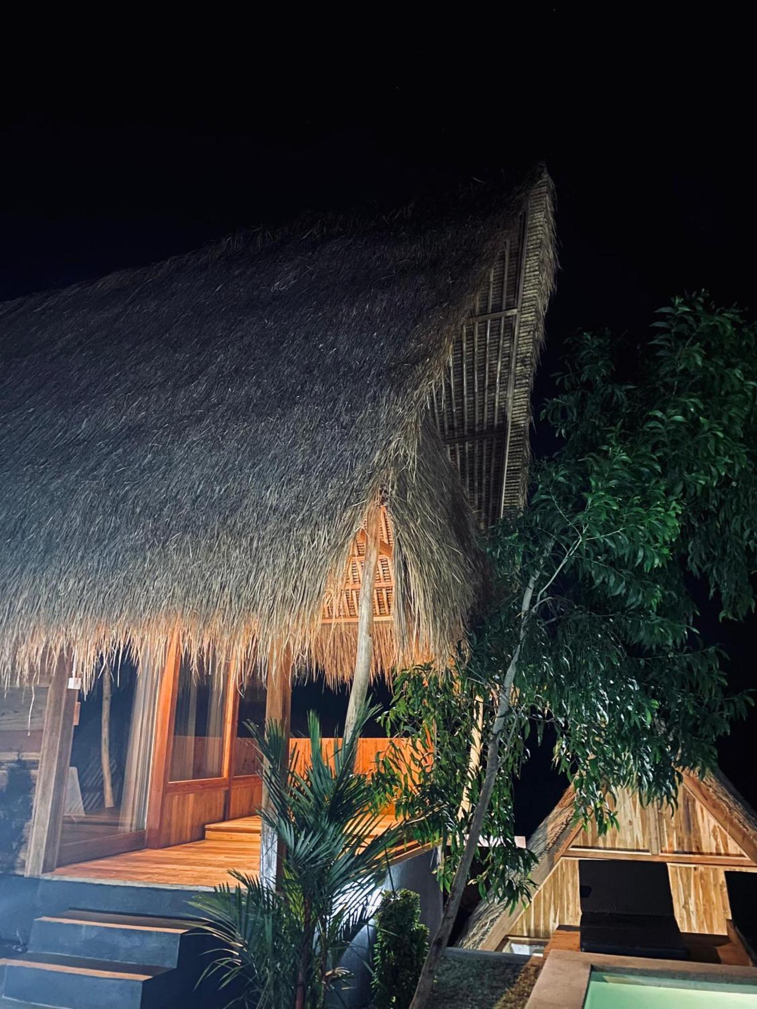 Sky Mountain Views Hotel Kuta  Bagian luar foto