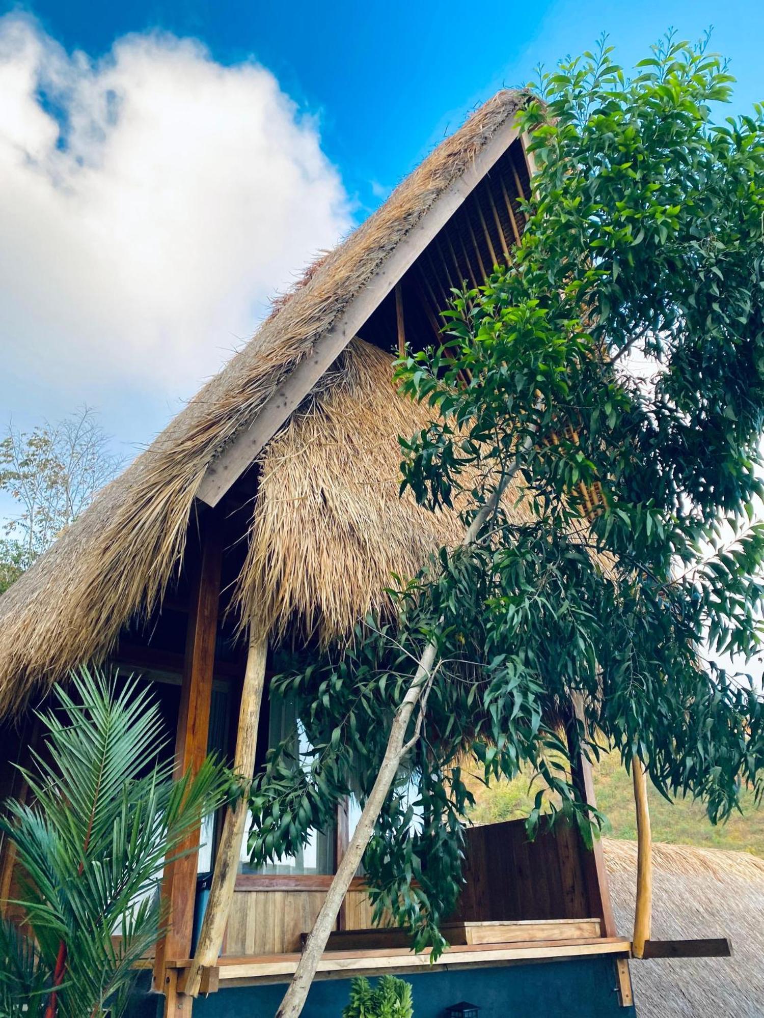 Sky Mountain Views Hotel Kuta  Bagian luar foto
